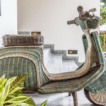 Villa Pierrot Seminyak Buitenkant foto