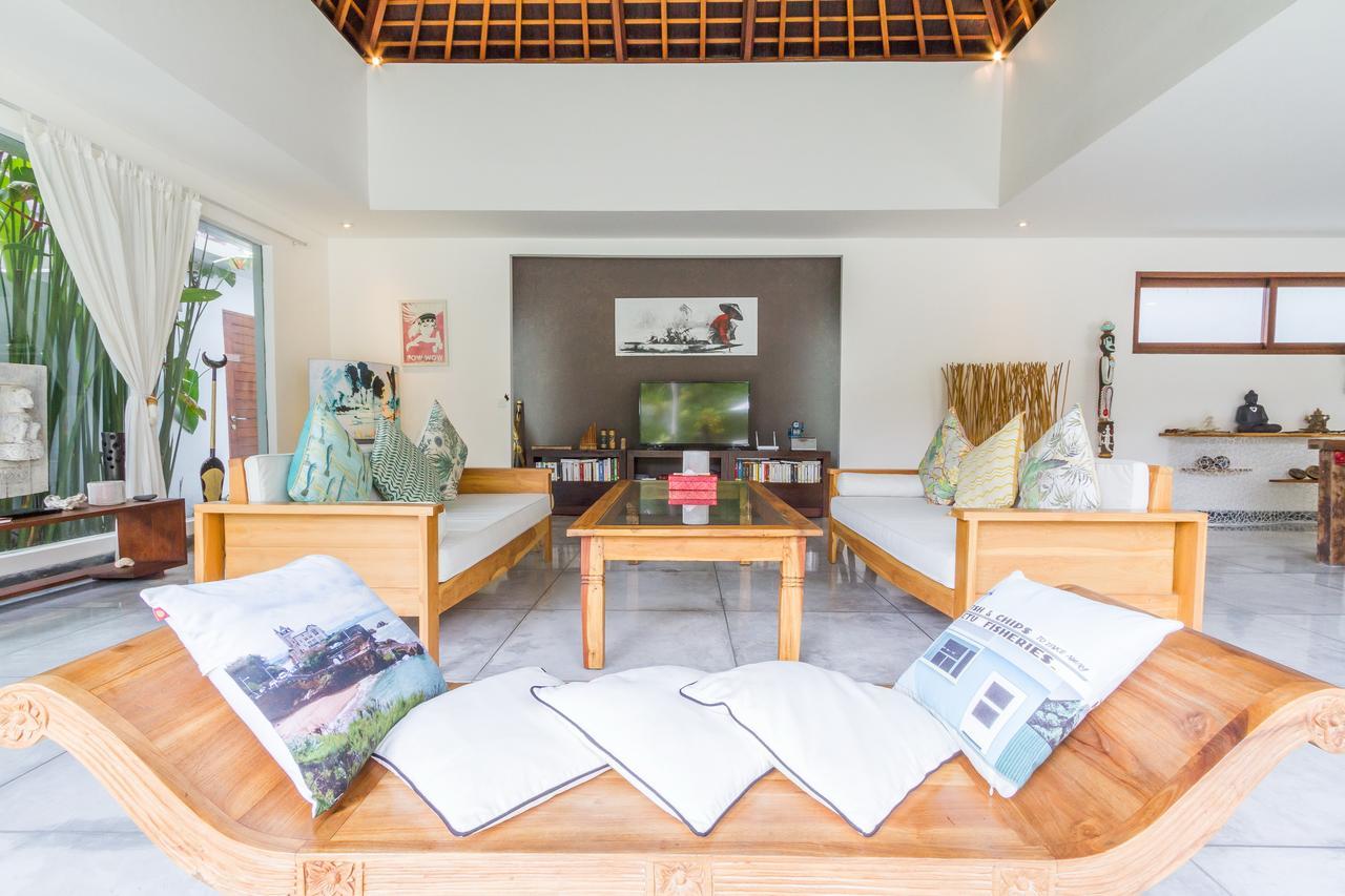 Villa Pierrot Seminyak Buitenkant foto