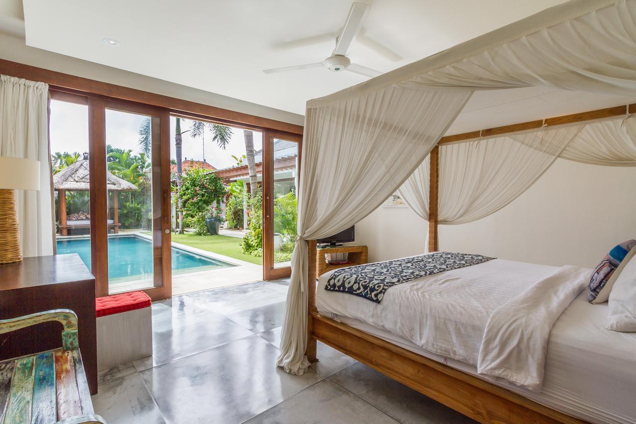 Villa Pierrot Seminyak Buitenkant foto