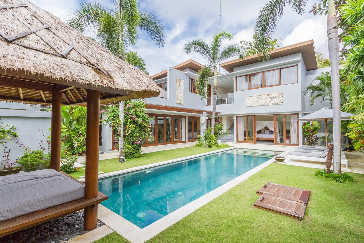 Villa Pierrot Seminyak Buitenkant foto