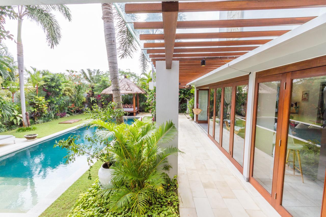 Villa Pierrot Seminyak Buitenkant foto