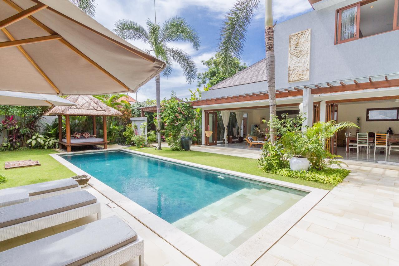 Villa Pierrot Seminyak Buitenkant foto