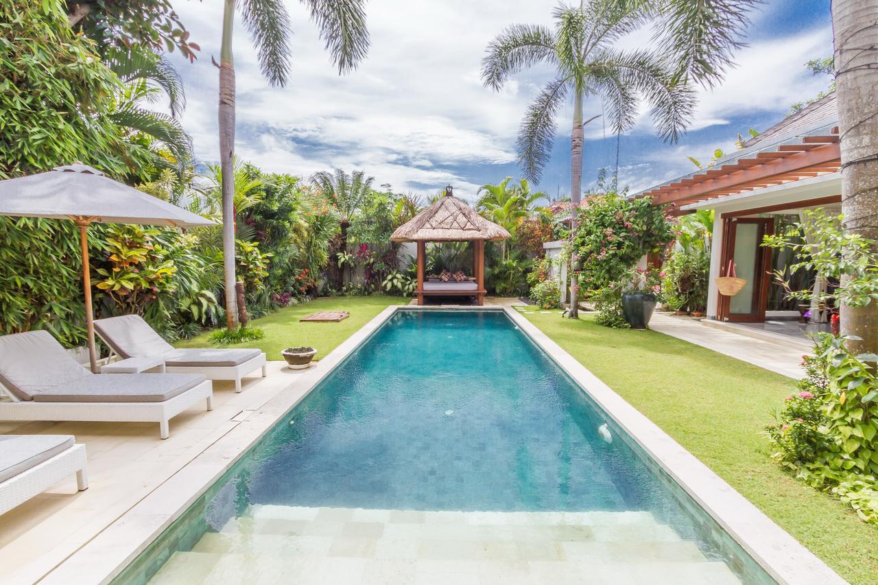 Villa Pierrot Seminyak Buitenkant foto