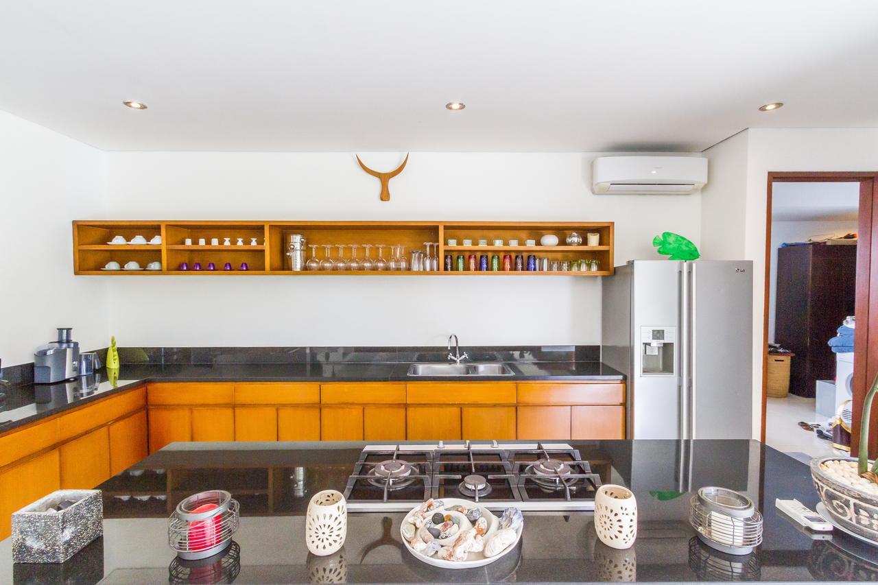 Villa Pierrot Seminyak Buitenkant foto