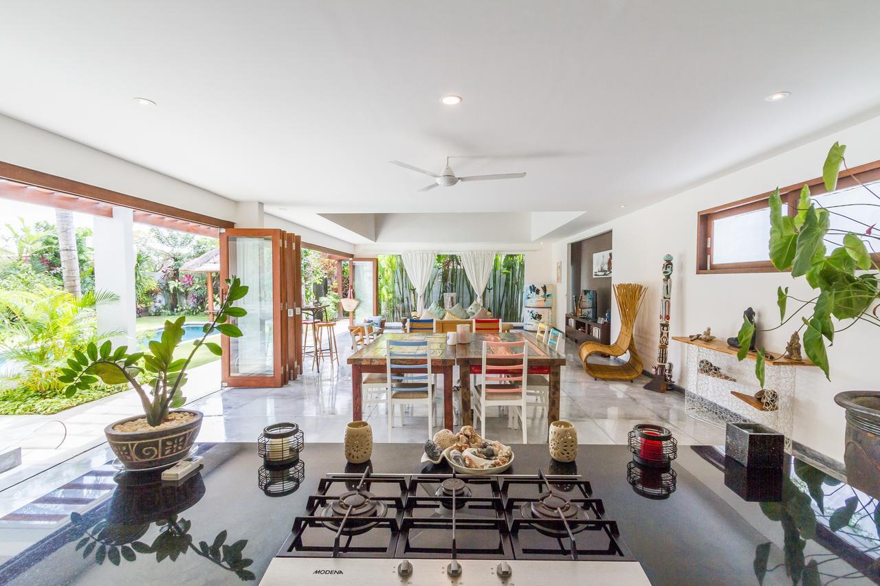 Villa Pierrot Seminyak Buitenkant foto