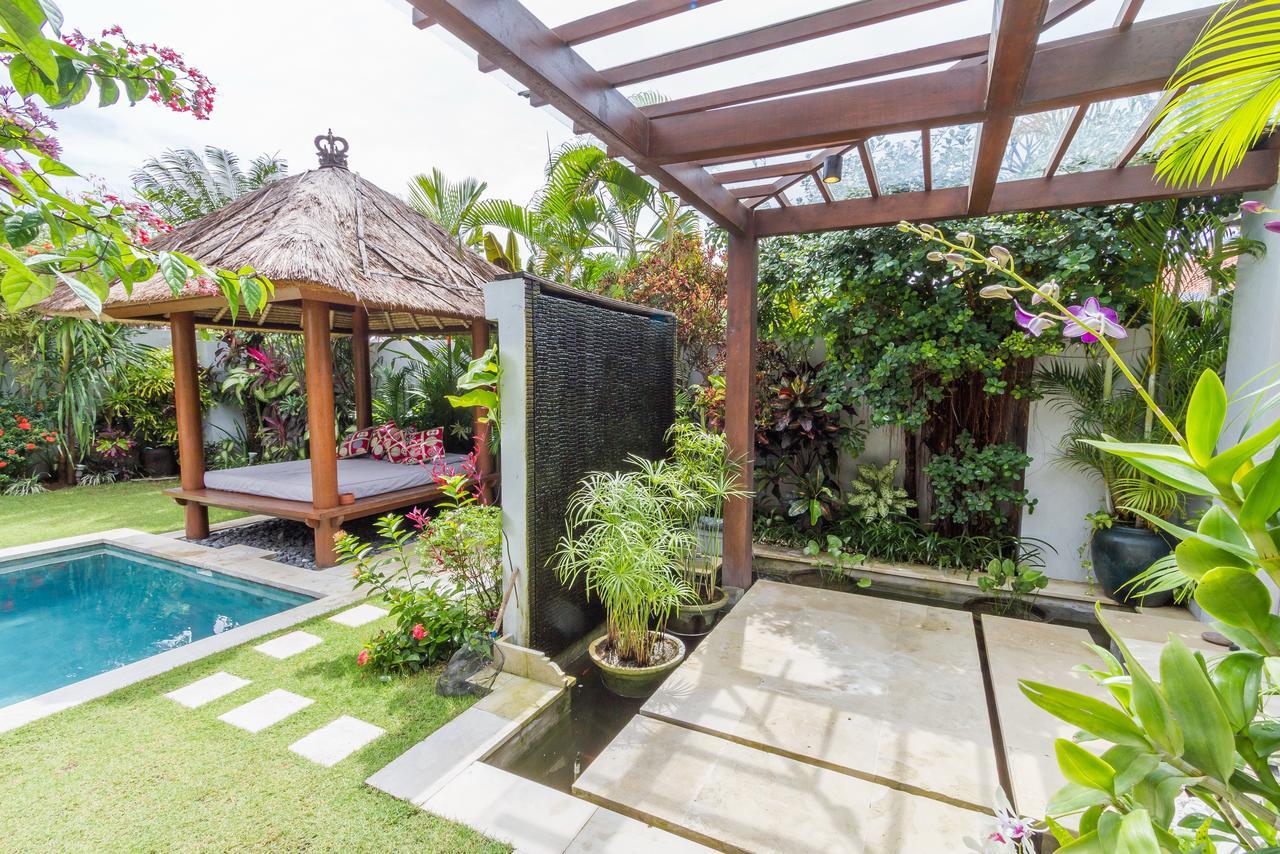 Villa Pierrot Seminyak Buitenkant foto