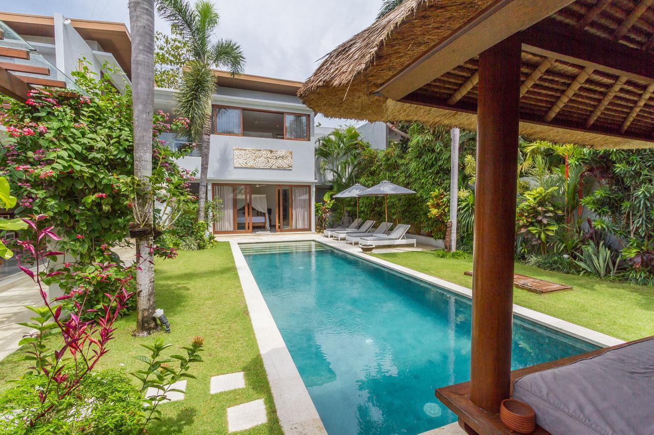 Villa Pierrot Seminyak Buitenkant foto