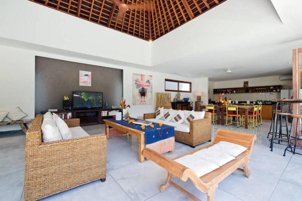 Villa Pierrot Seminyak Buitenkant foto